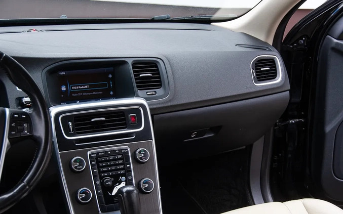 Volvo V60 cena 36900 przebieg: 270000, rok produkcji 2011 z Żychlin małe 742